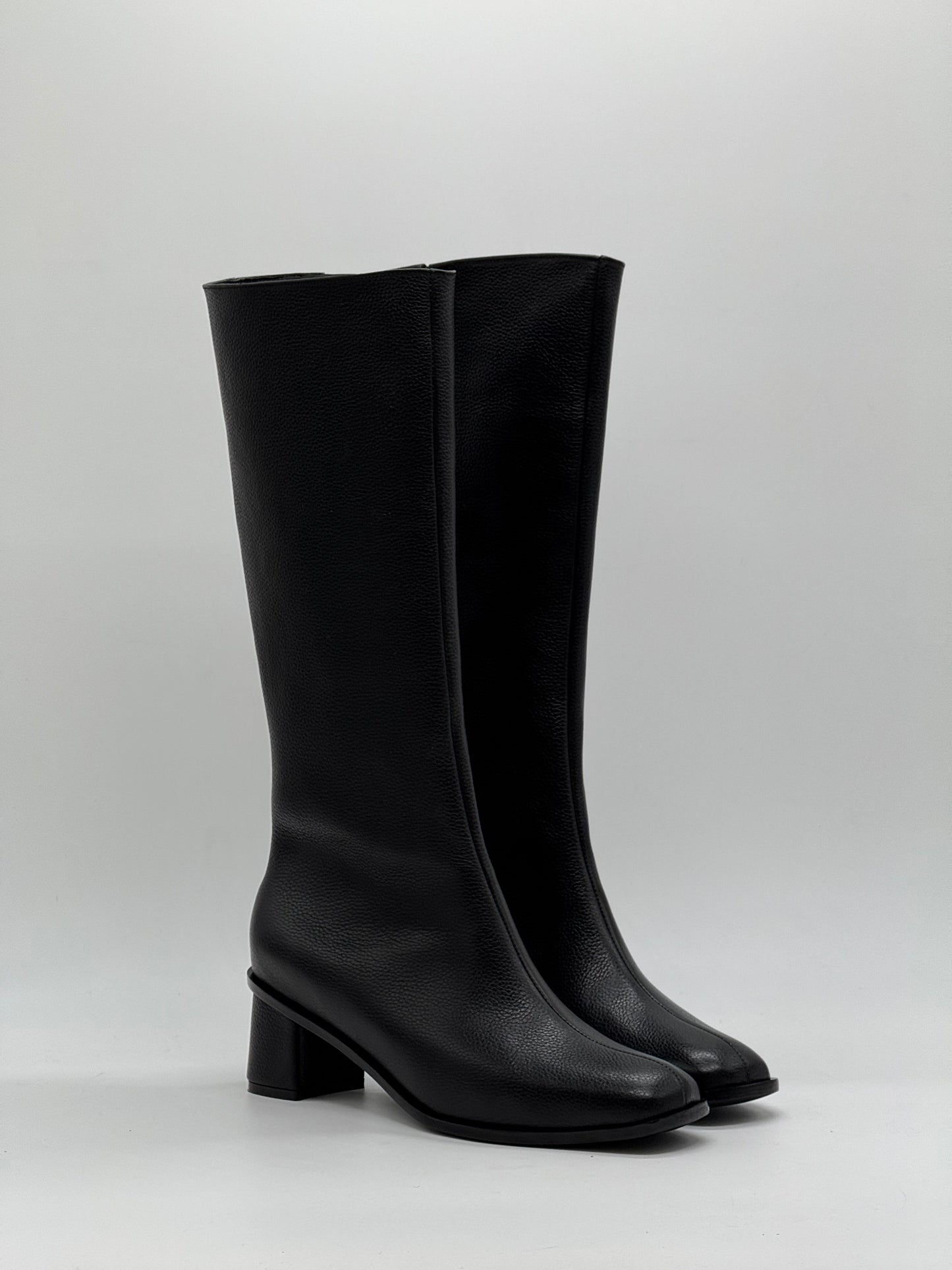 Franck Black Leather