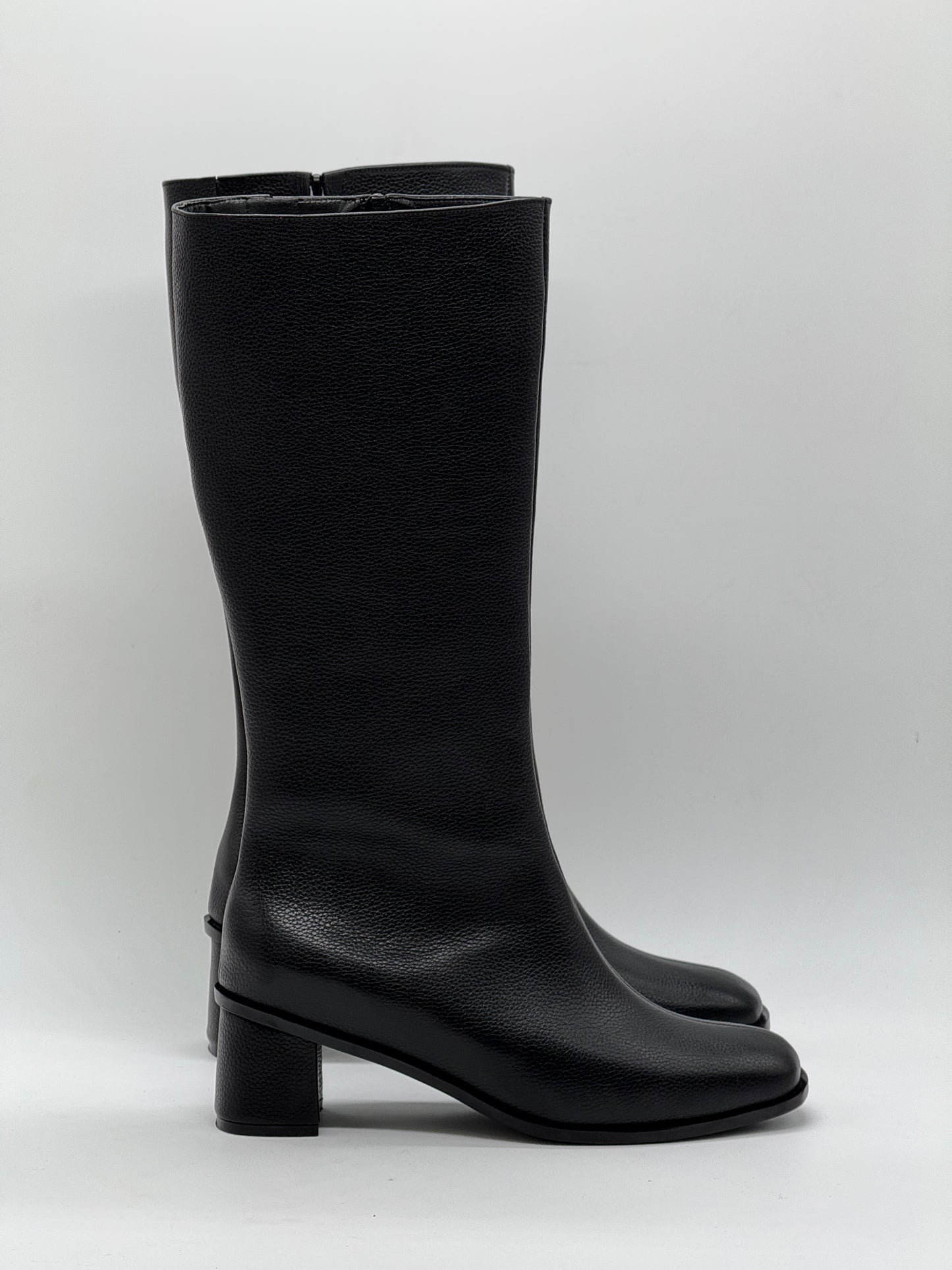 Franck Black Leather