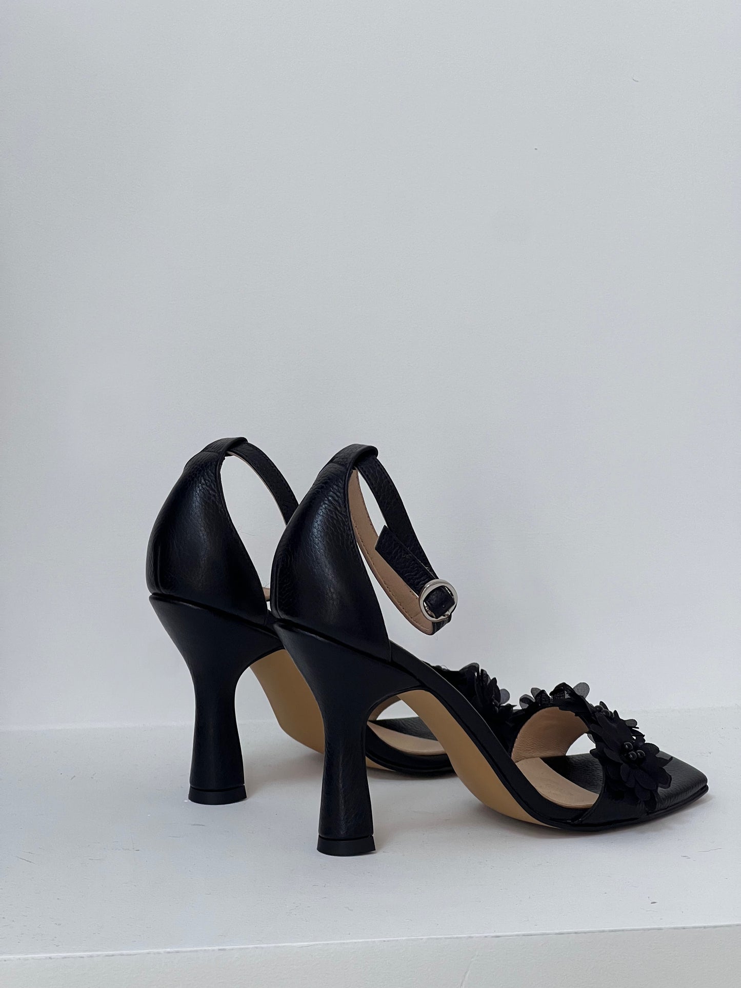Jeanne Sandals Total black