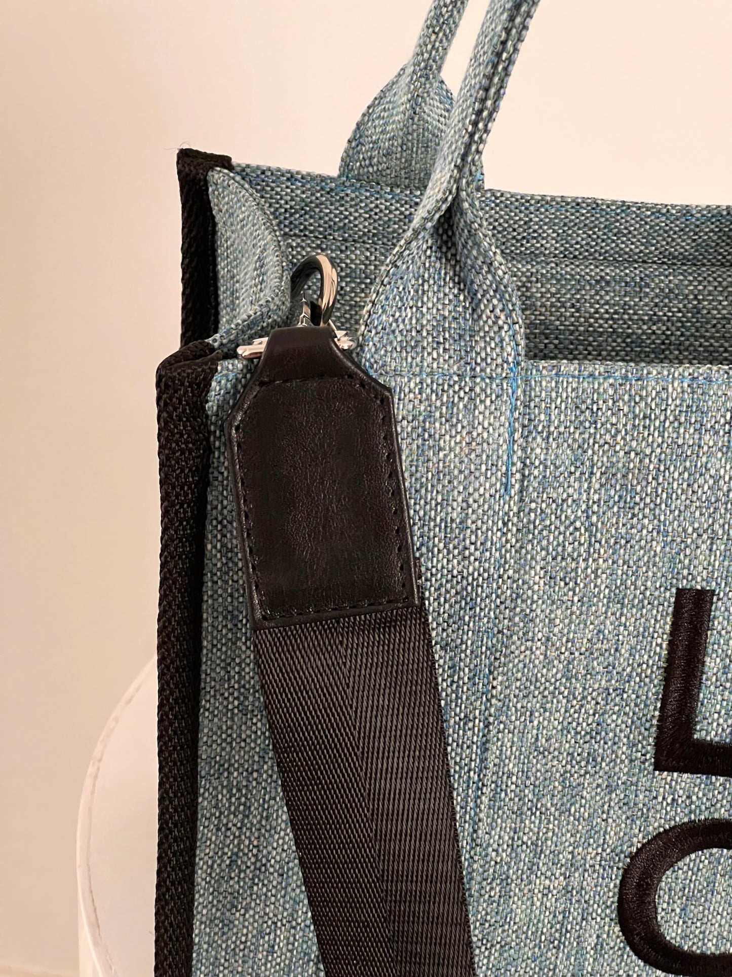 The Petit Tout light blue