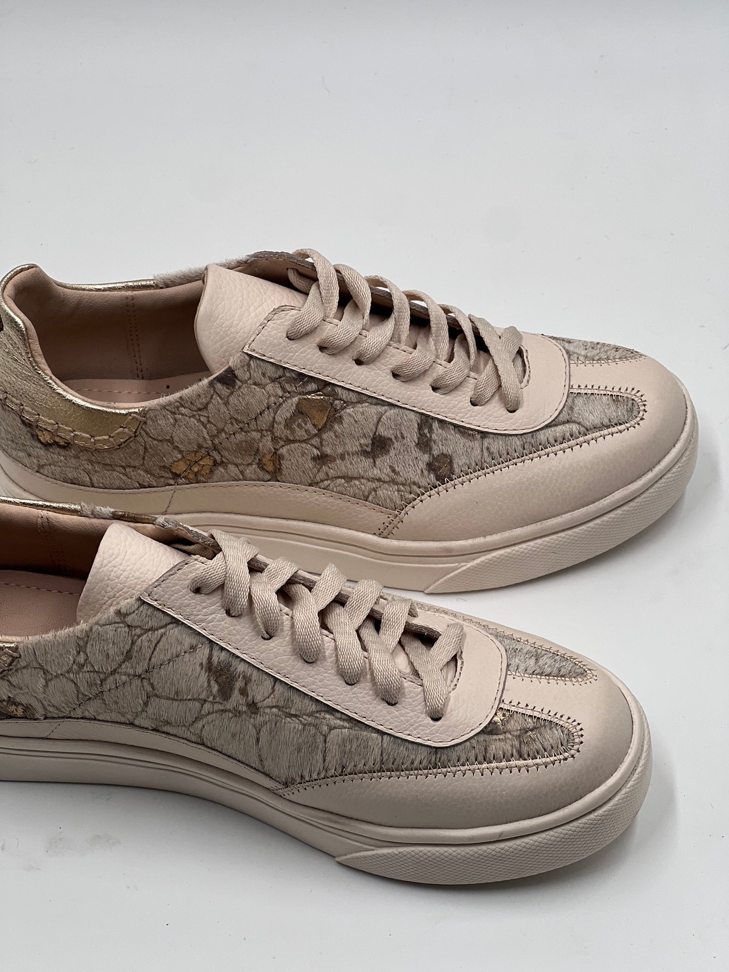 Zapatilla Woolf Cream & Gold