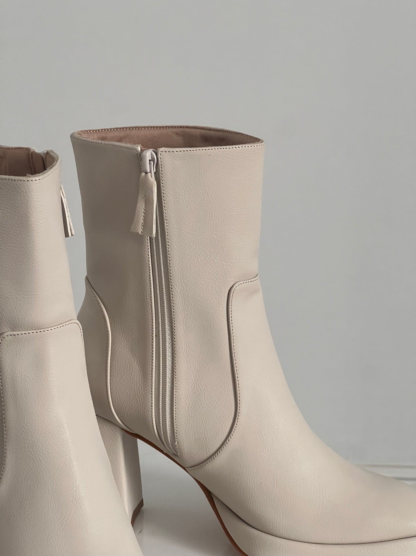 Collins Boots Cream latte