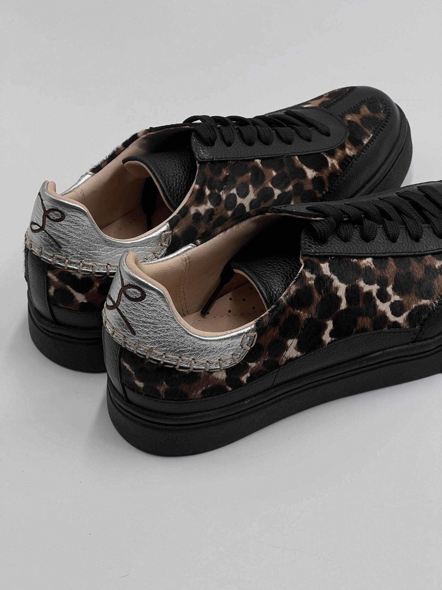 Zapatilla Woolf Total Black
