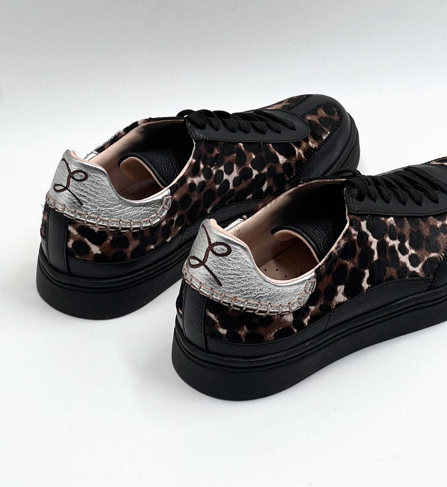 Zapatilla Woolf Total Black
