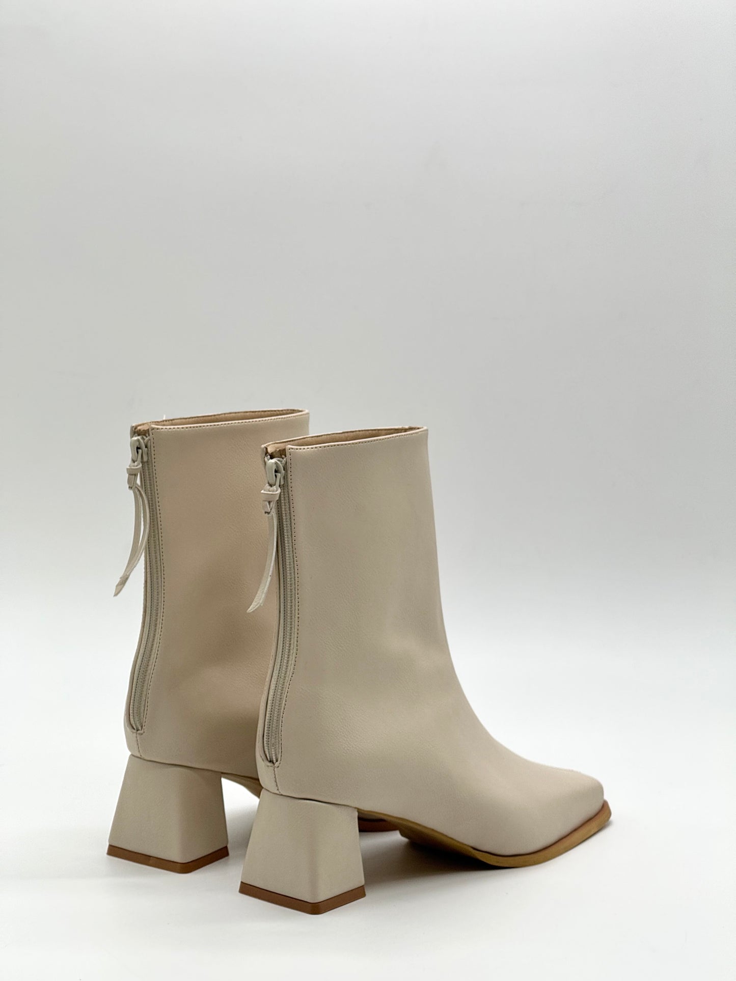 Sand Boots Cream