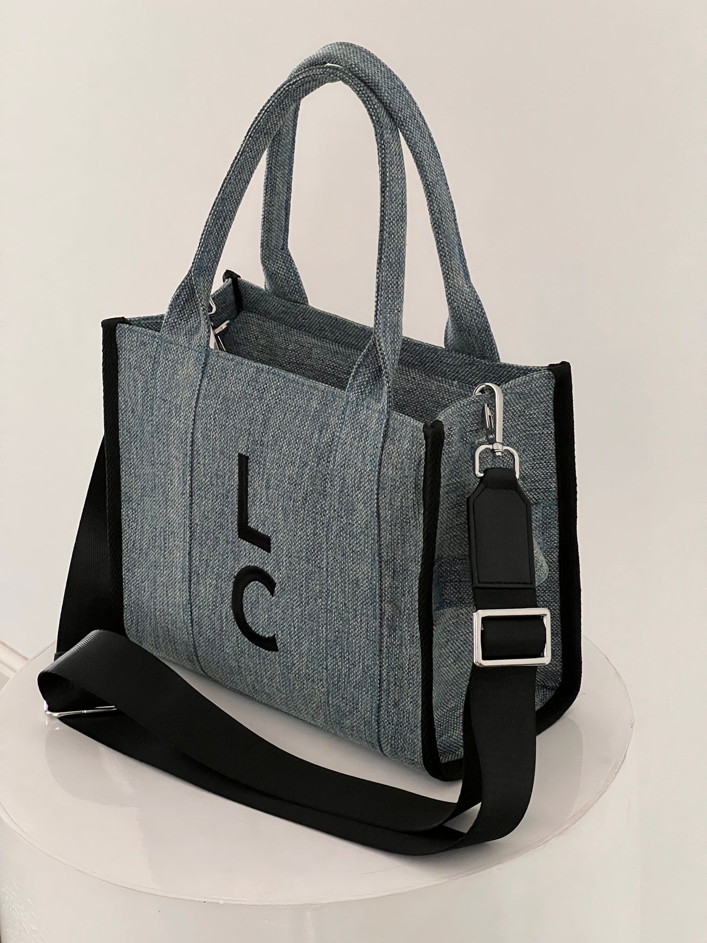 The Petit Tout light blue