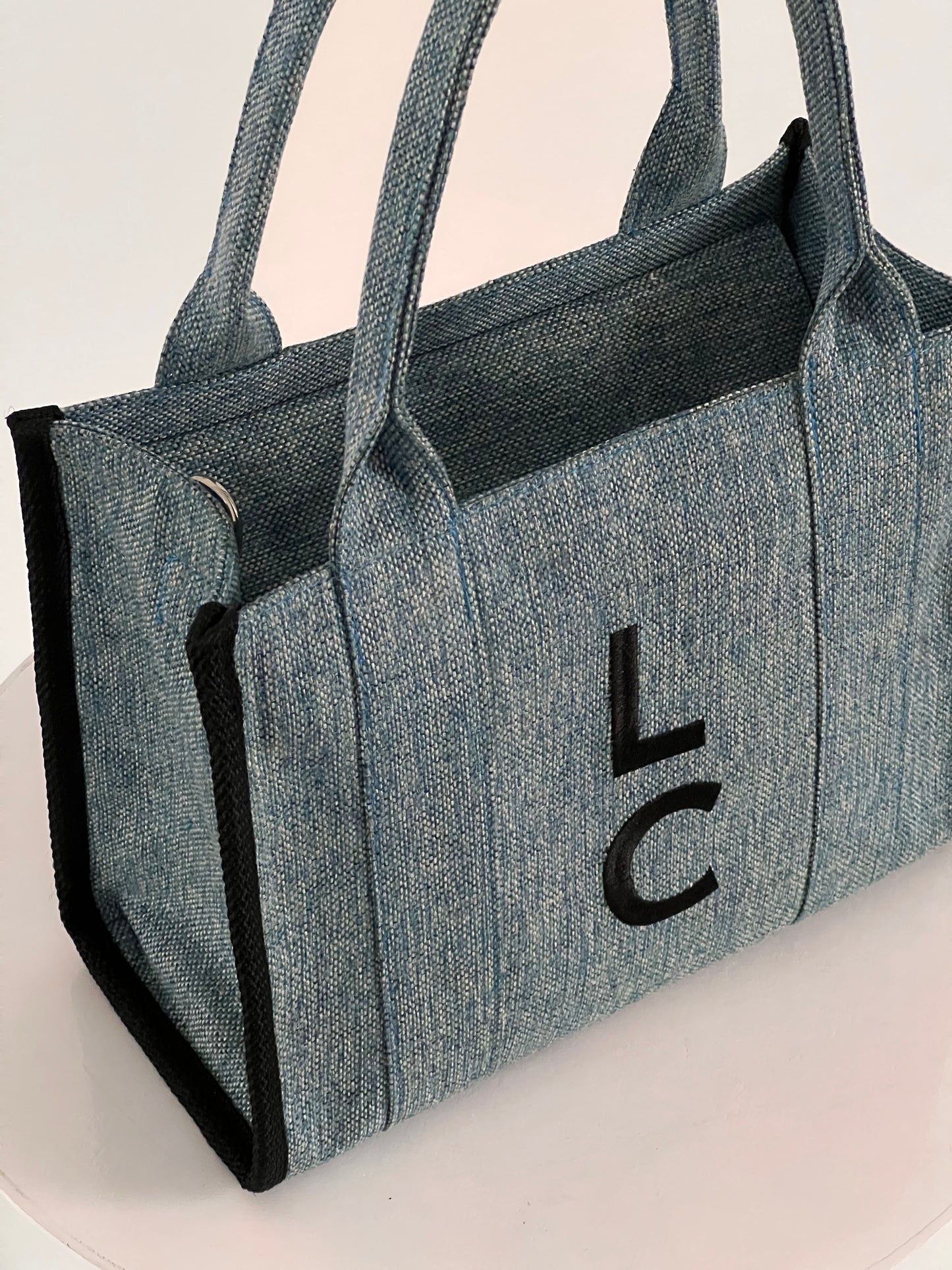 The Petit Tout light blue