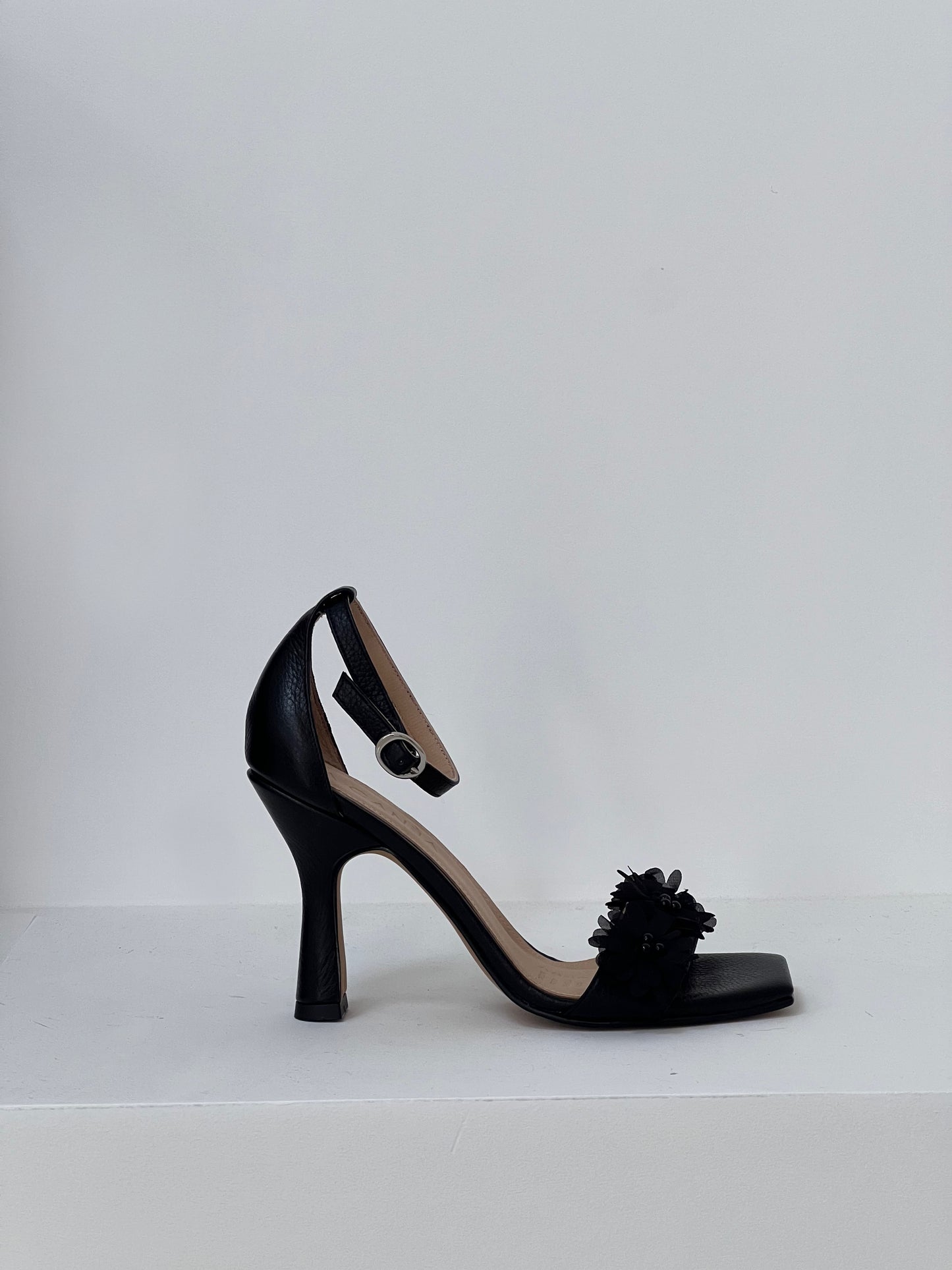 Jeanne Sandals Total black