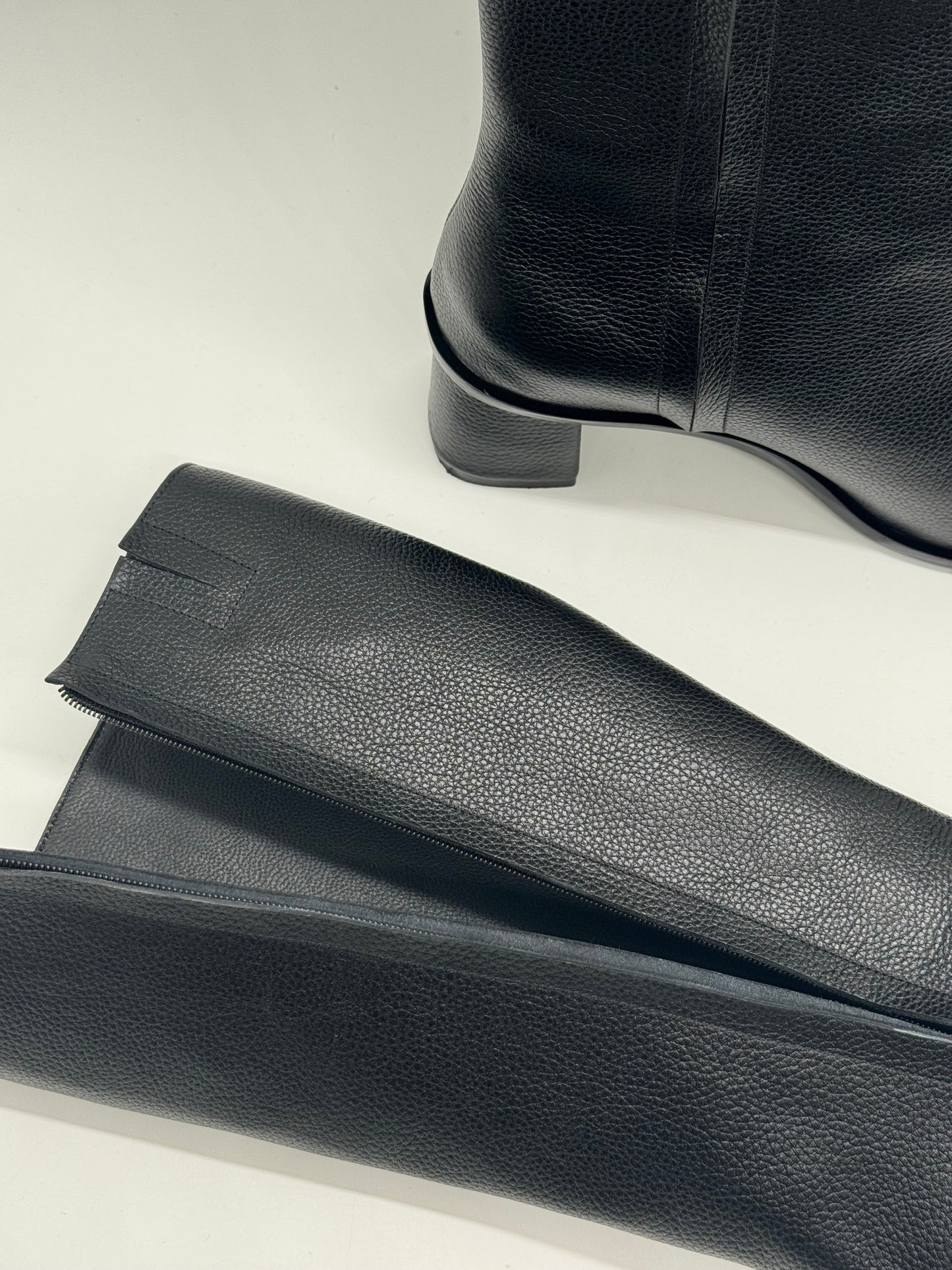 Franck Black Leather
