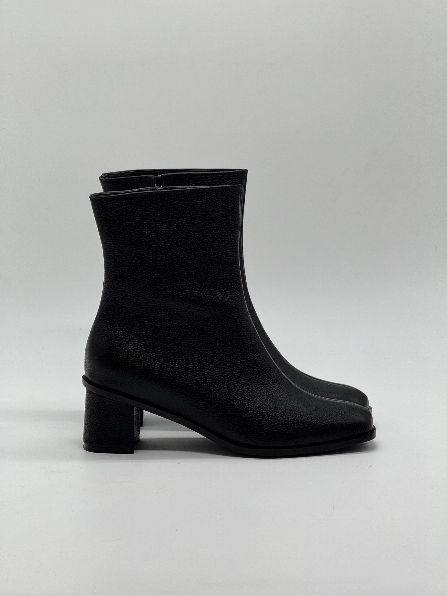 Mini Franck Black leather