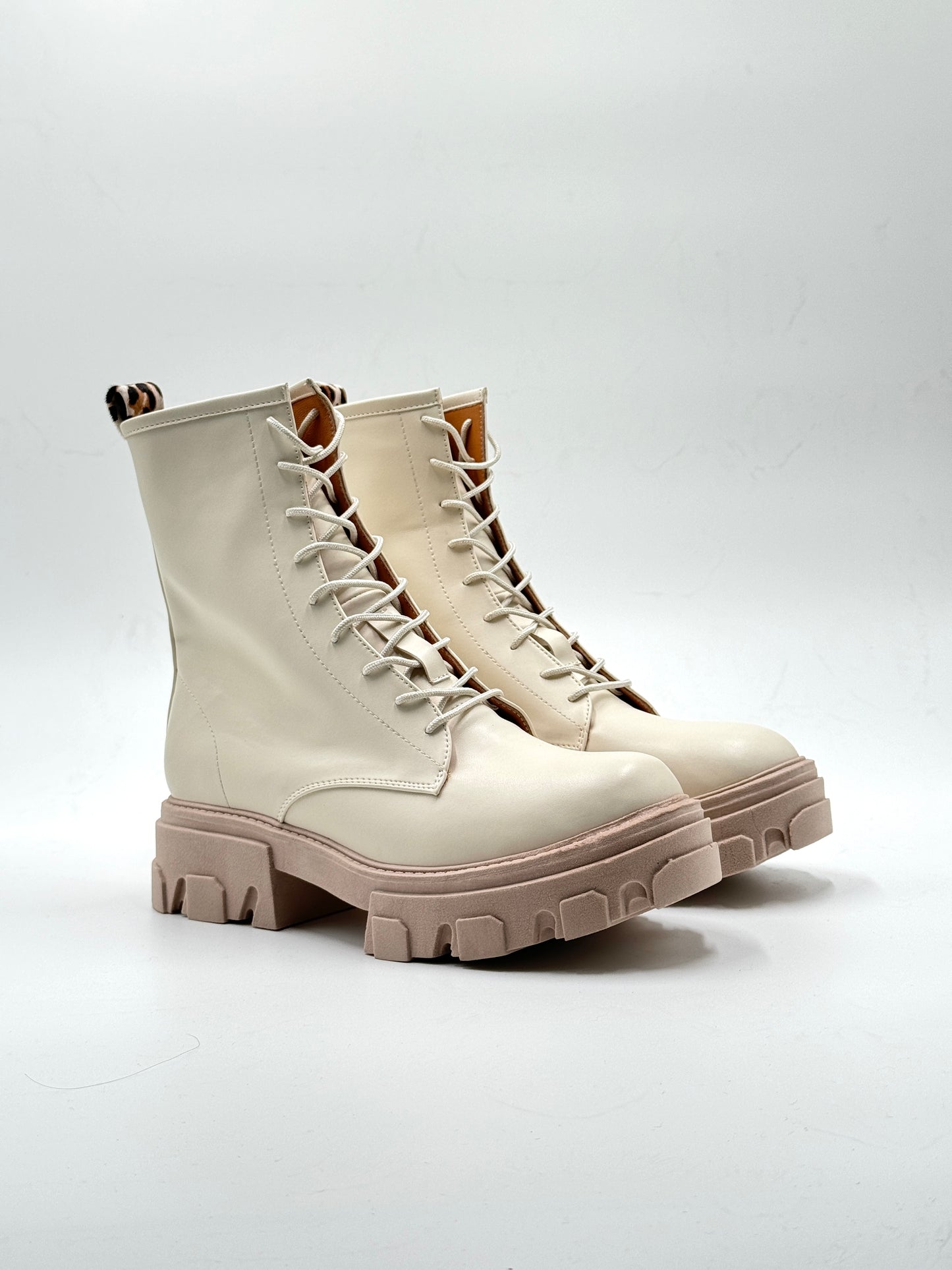 Colby Boots Cream