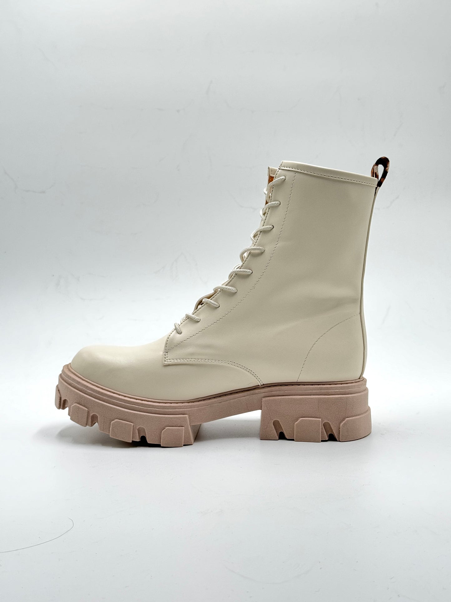 Colby Boots Cream