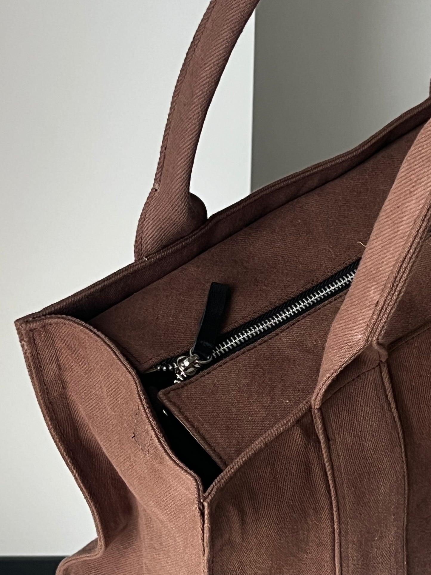 The Medium Tout Denim Brown