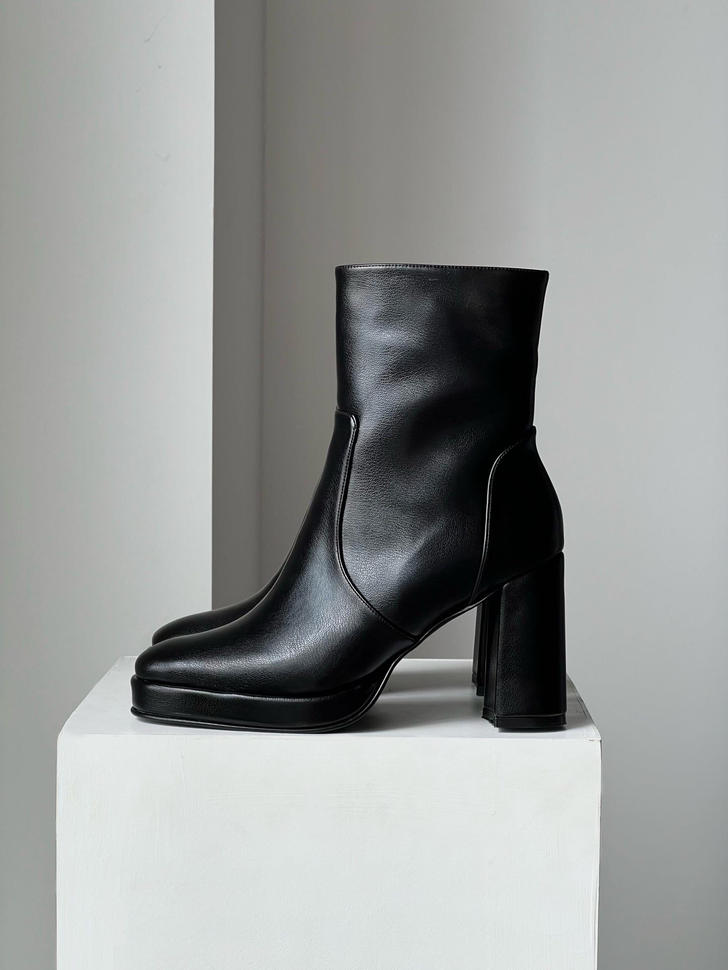 Collins Boots Black