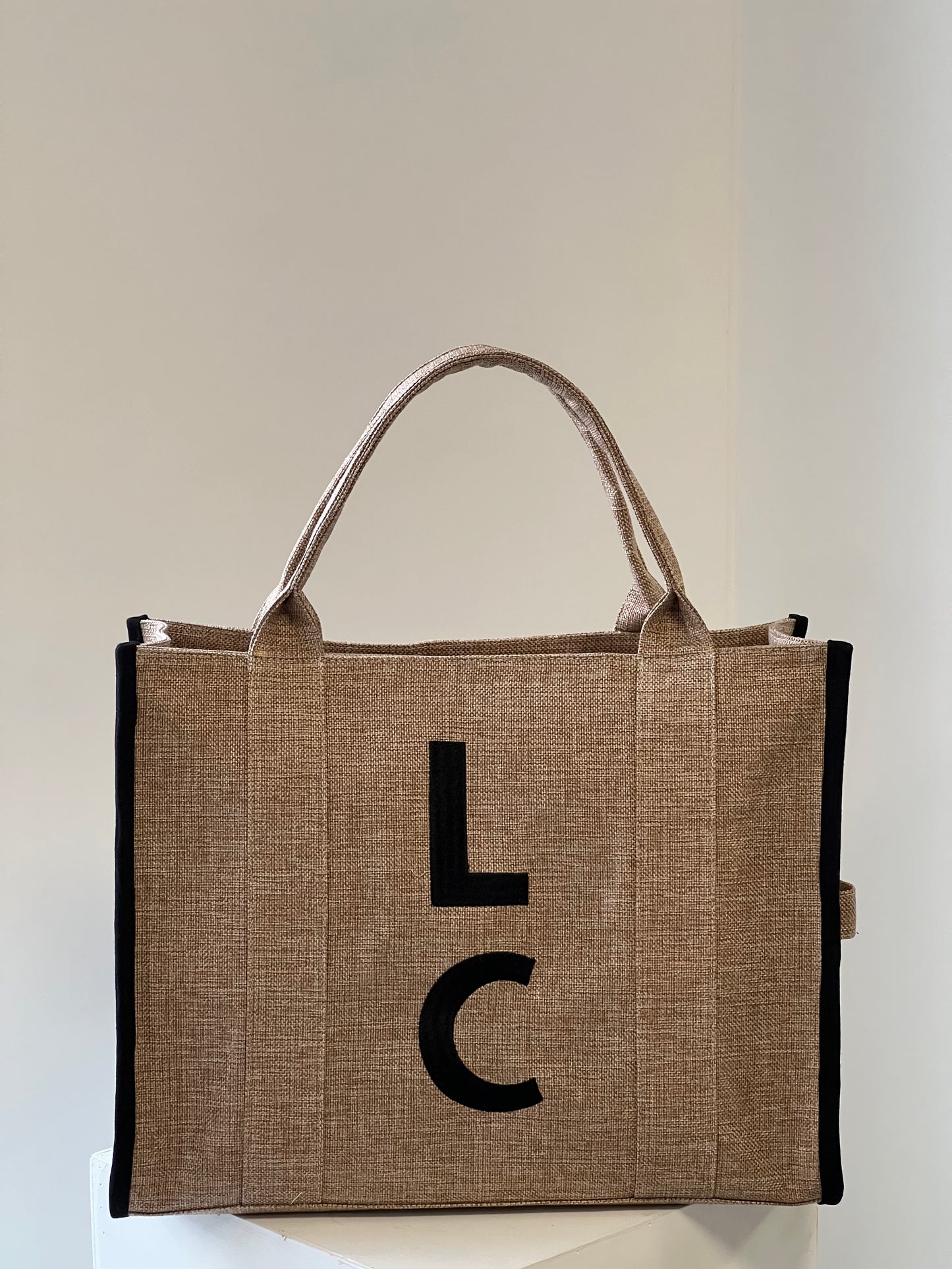 The Medium Tout Lino