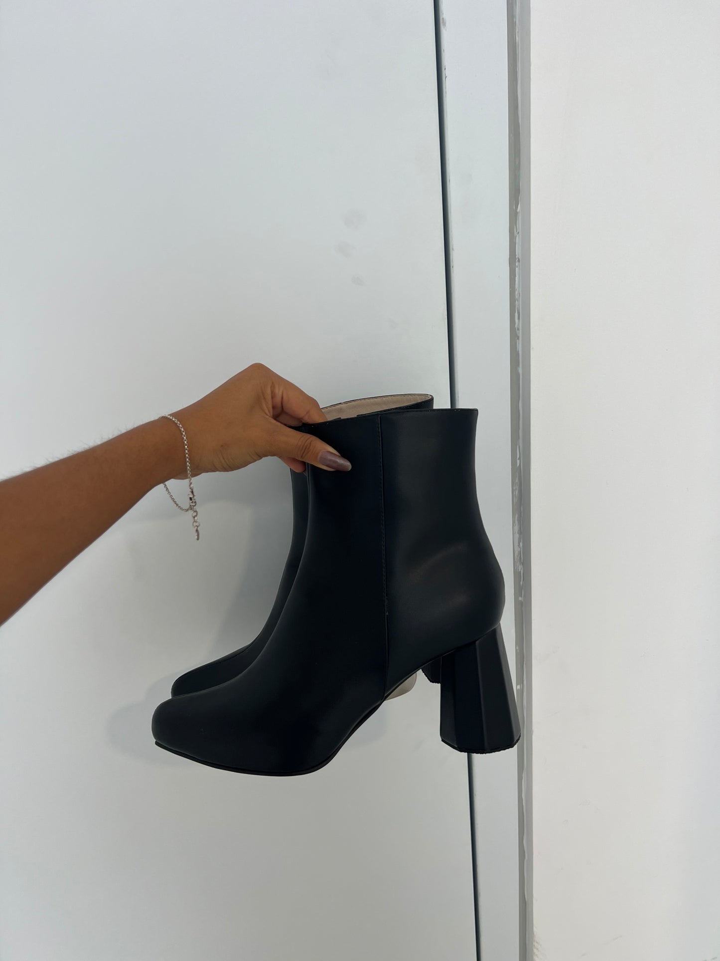 Klein Total Black