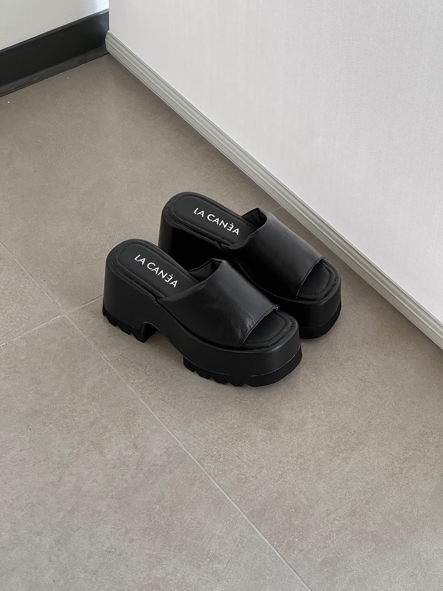 Bennett Total Black