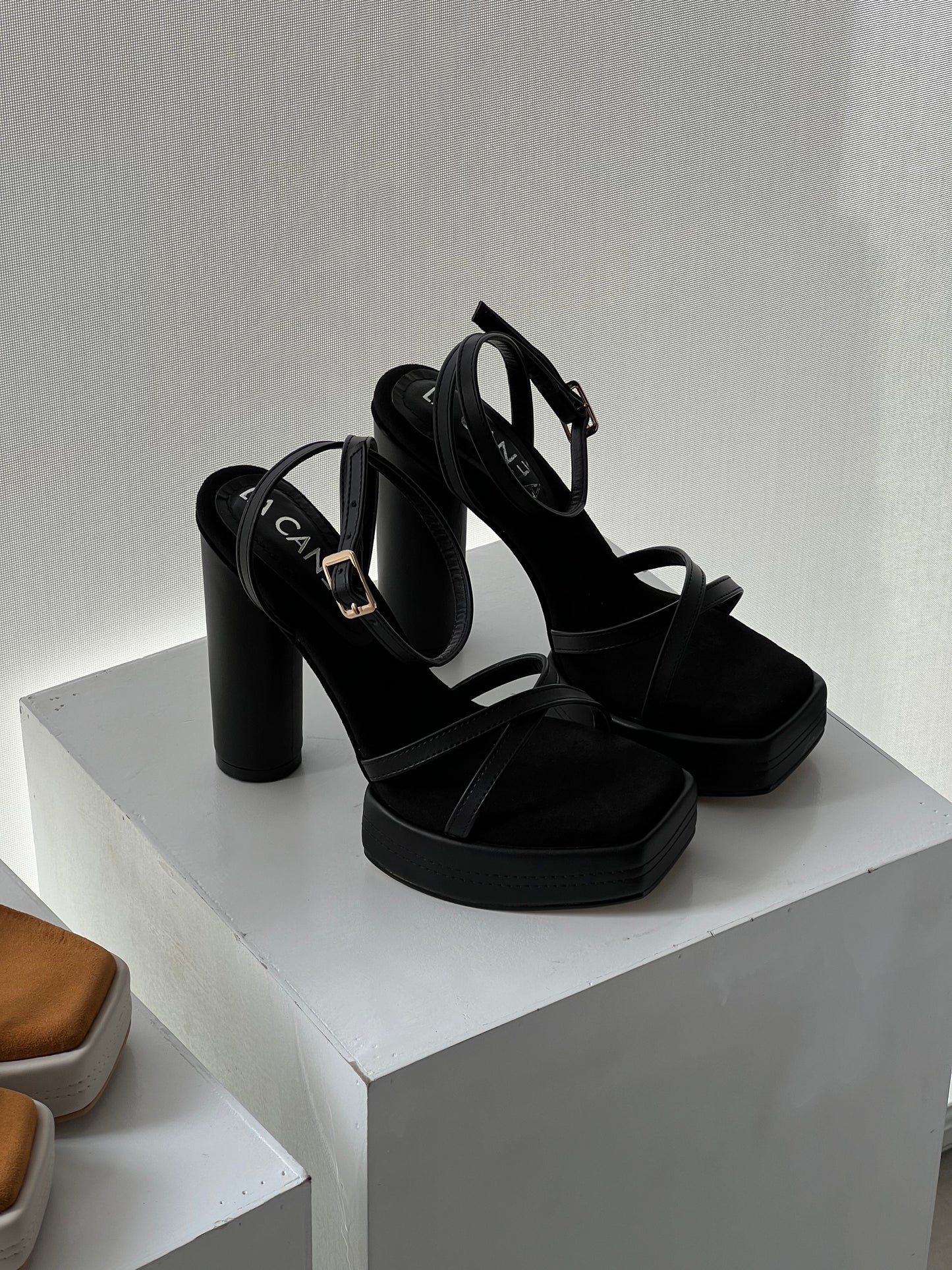 Lawrent Black