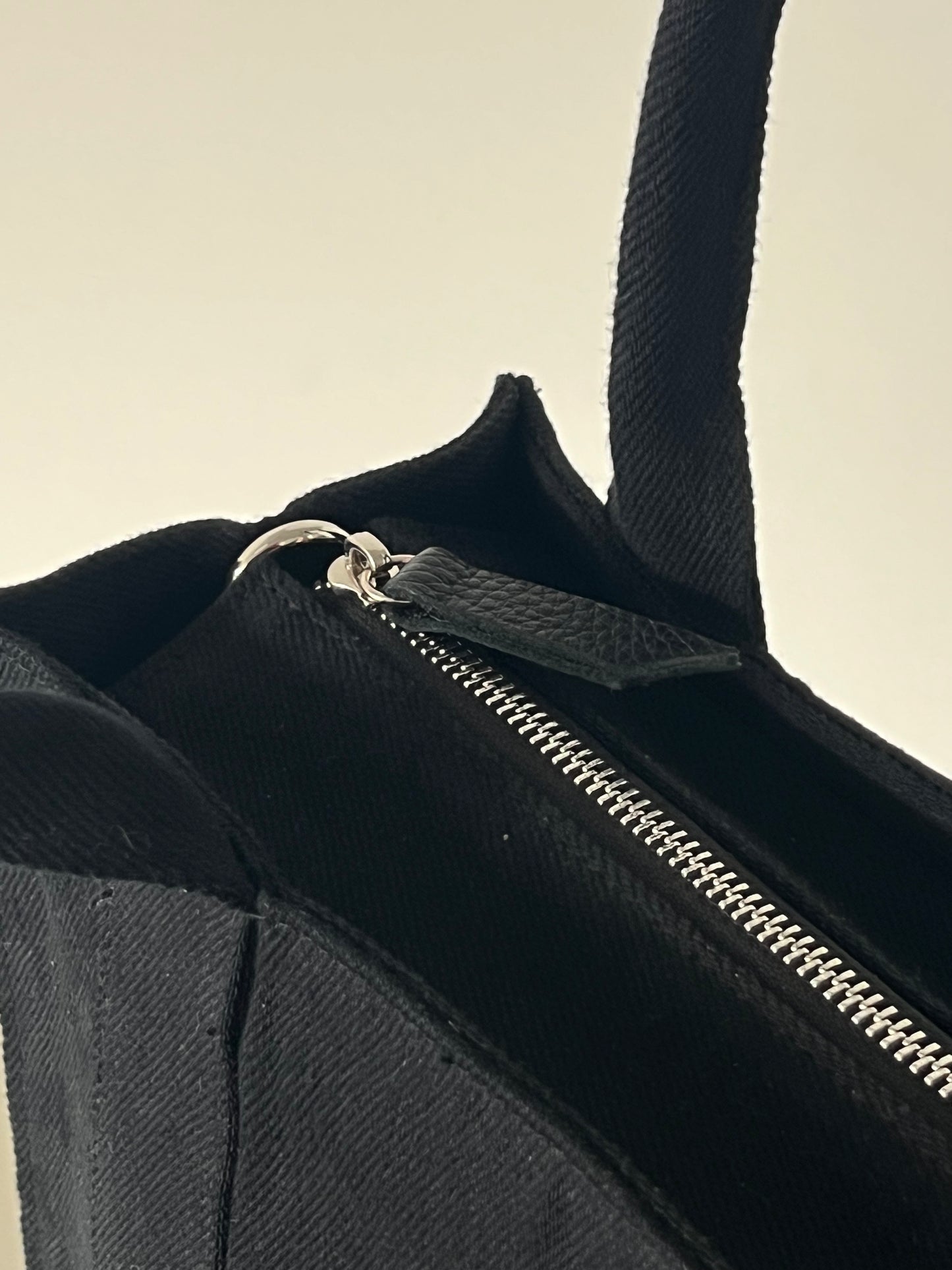 The Petit Tout Black