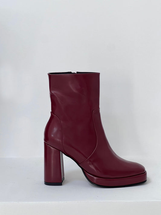 Collins Boots Cherry