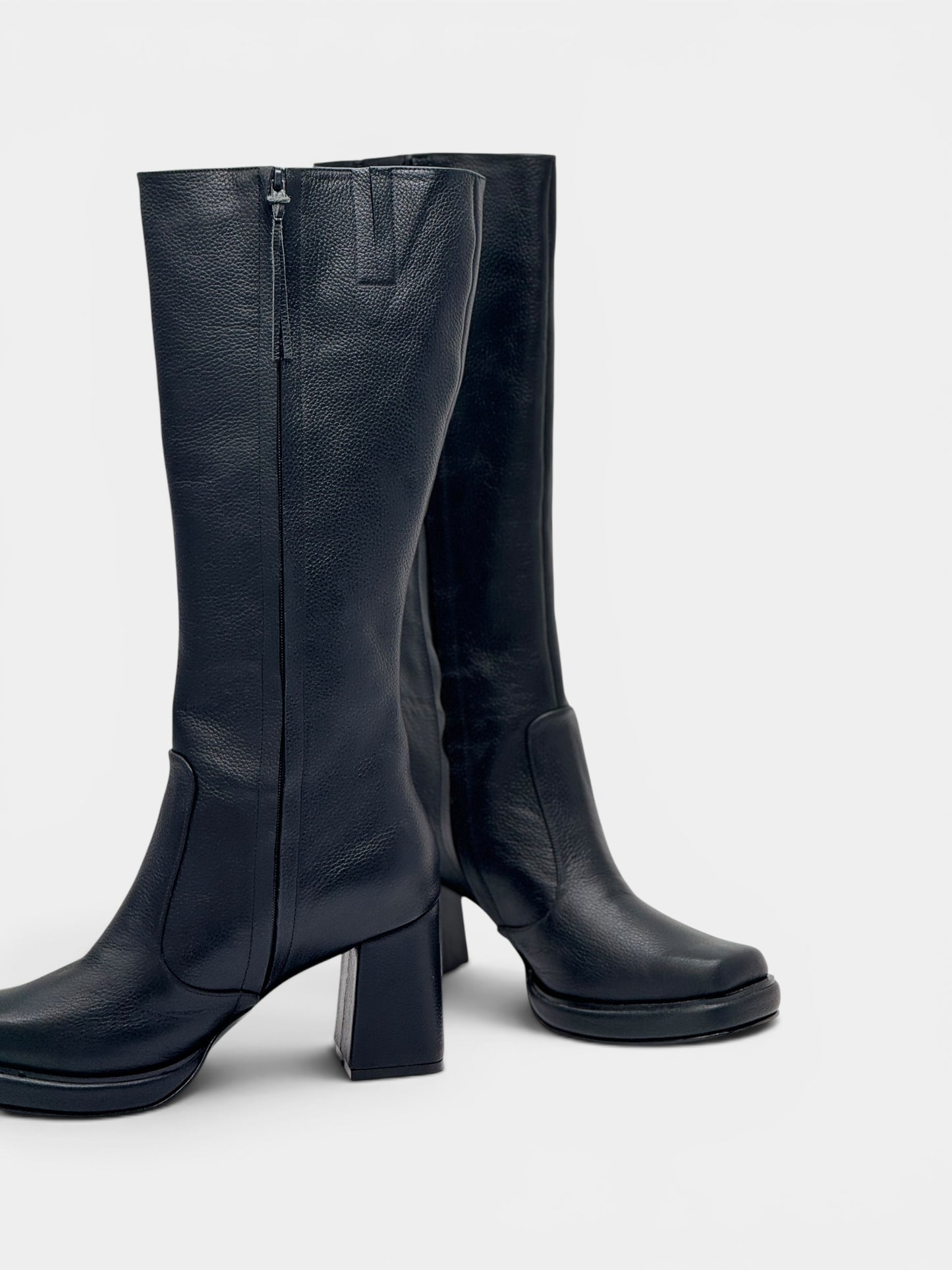 Jonak Total Black Leather