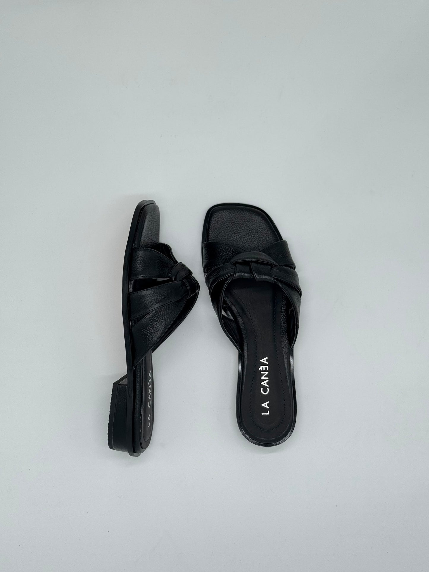 Liv Sandals Total Black