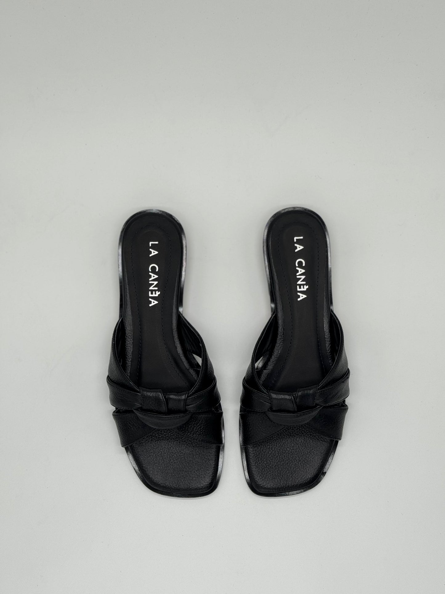 Liv Sandals Total Black